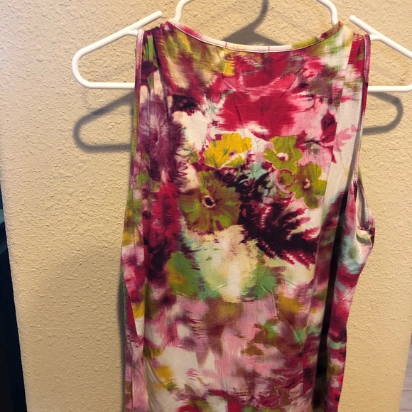 Medium red swirl Coldwater Creek top - Picture 5 of 5